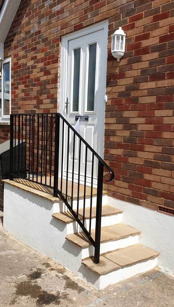 Tiverton - Balustrade - On Steps - Handrail