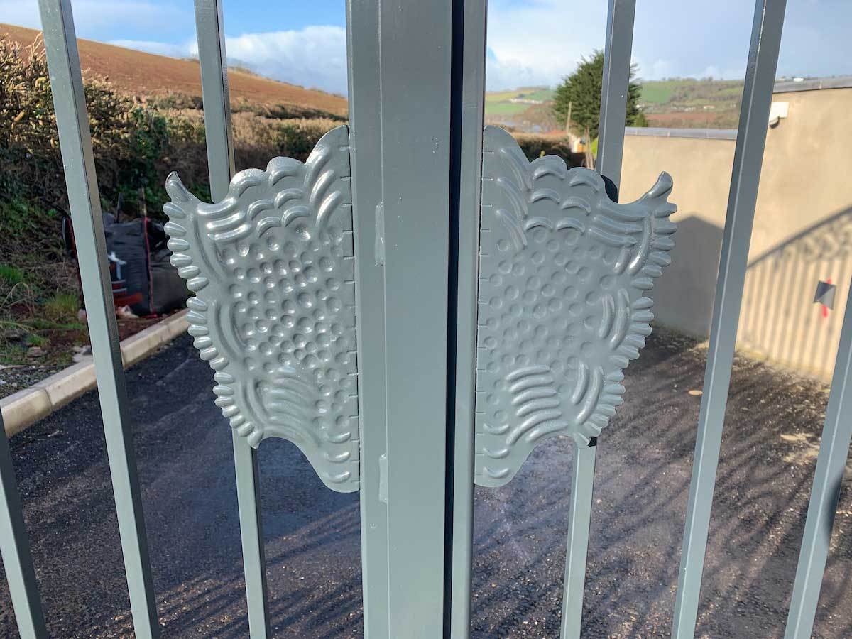 Torquay Style - Estate Gate