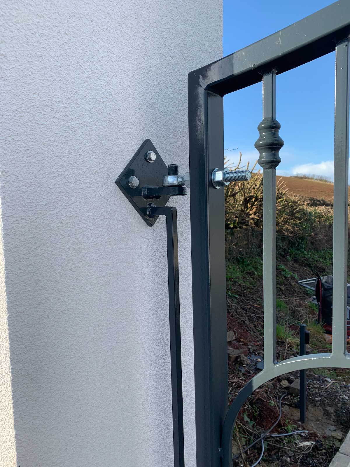 Torquay Style - Estate Gate