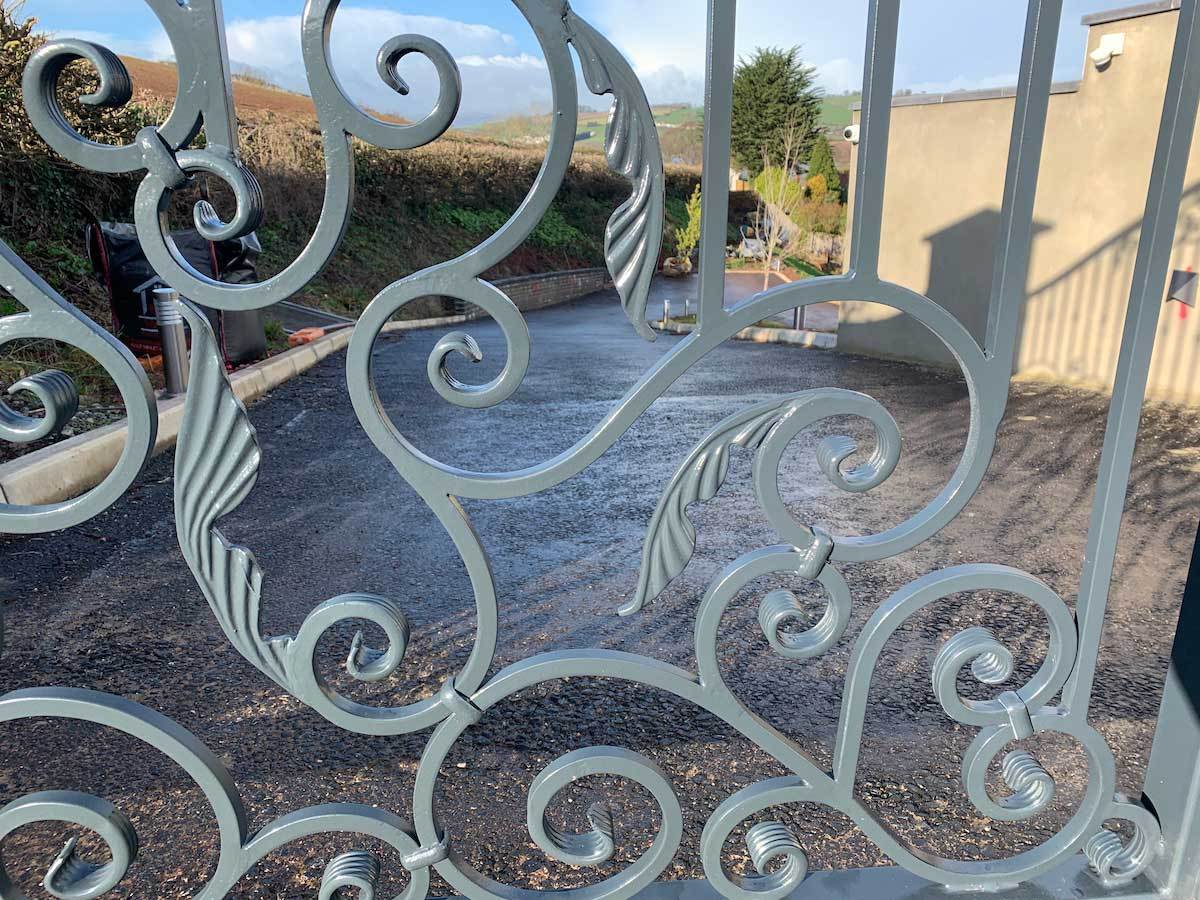 Torquay Style - Estate Gate