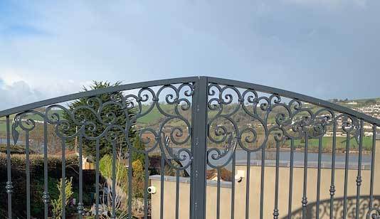 Torquay Style - Estate Gate