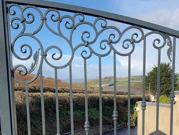 Torquay Style - Estate Gate