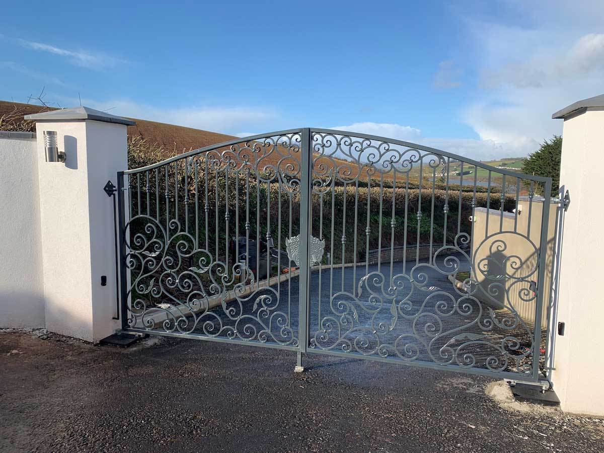 Torquay Style - Estate Gate