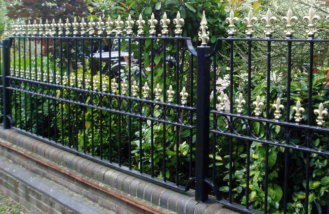 Rail Head - Rail Head - Square Fleur De Lis - Cast Iron - Square Base