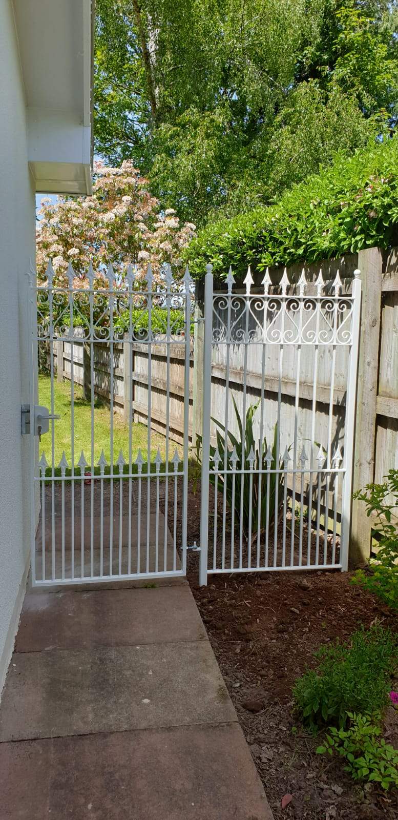 Canterbury - Style 16B - Wrought Iron Heart Decorative Railing