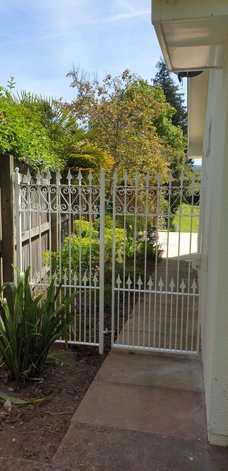 Canterbury - Style 16B - Wrought Iron Heart Decorative Railing