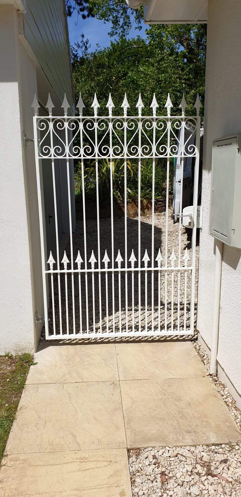 Canterbury - Style 16B - Wrought Iron Heart Decorative Railing