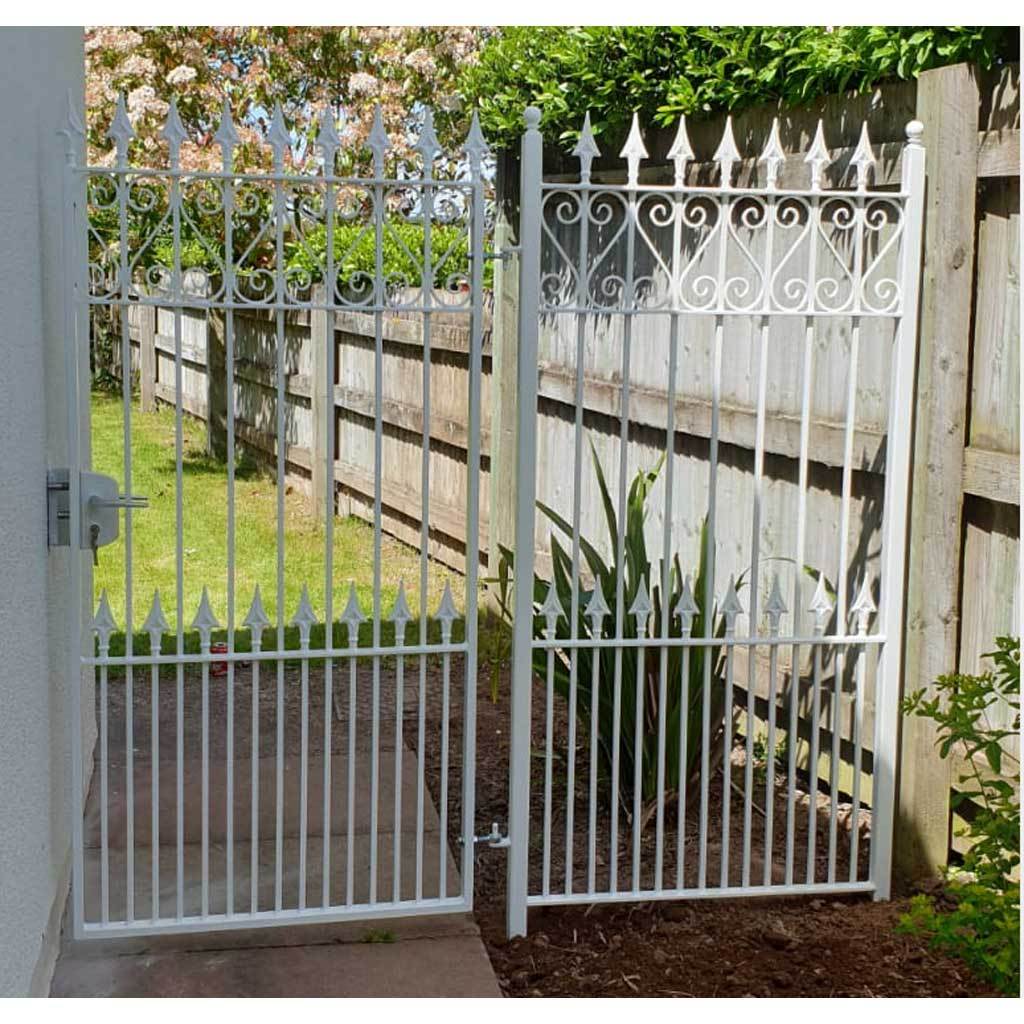 Canterbury - Style 16C - Wrought Iron Swan Decorative Railing