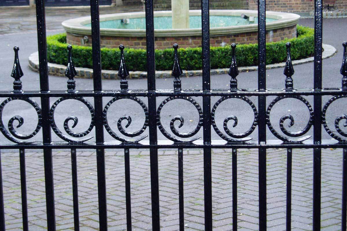 Railings - Exeter - Style 4 - Wrought Iron Metal Railing
