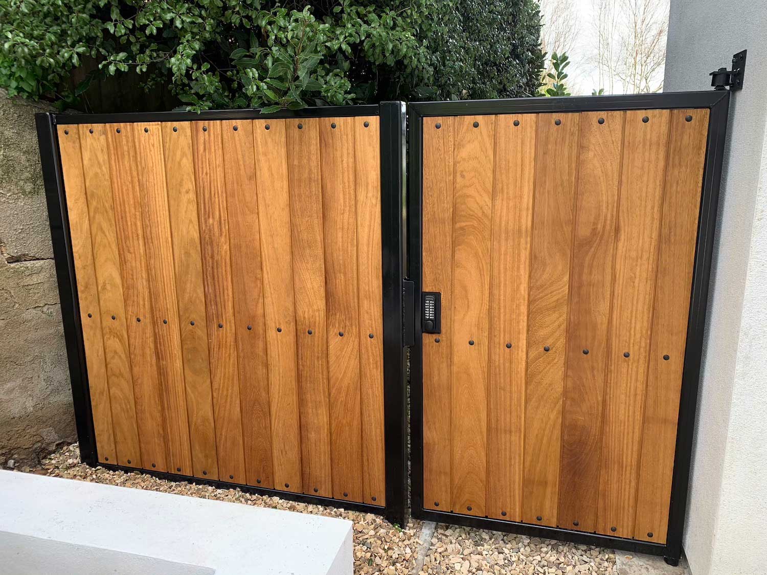 Kingsteignton Style - Drive Gates, Pedestrian Gate And Panels – Bespoke  Gates And Railings